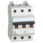Interruttore Magnetotermico 4,5 KA 3 Poli Curva C 40A - BTICINO LEGRAND FA83C40