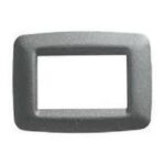 PLACCA A TRE POSTI DI COLORE TITANIO METALLIZZATO - GEW GW32703