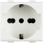 MATIX - PRESA STANDARD TEDESCO/ITAL IANO - BTICINO LEGRAND AM5440/16